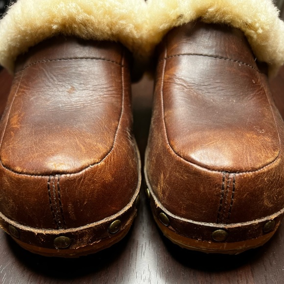 UGG Australia Kalie Clog Studded Brown Leather Sherpa Lined Wooden Block Heel 6 - Picture 3 of 10